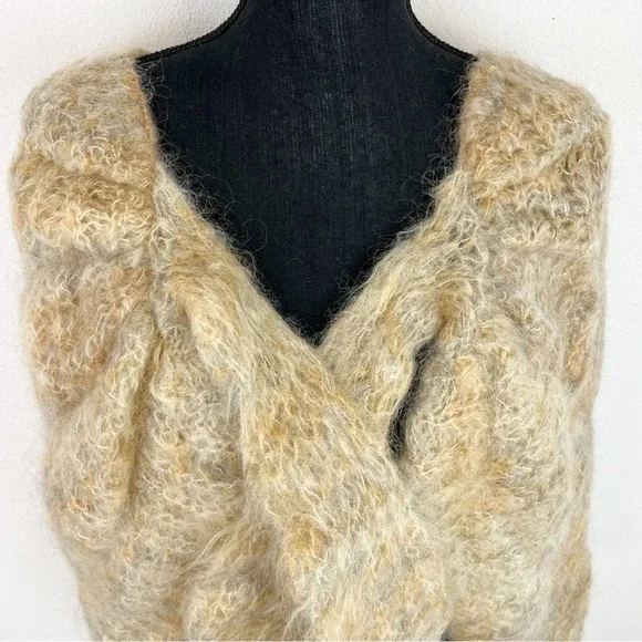 Hand‑Knit Wool Cape Shawl Wrap S/M – Tan Cream Dutch Heritage - Picture 11 of 13
